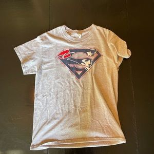 NFL New England Patriots Superman Logo Medium Gray T-Shirt